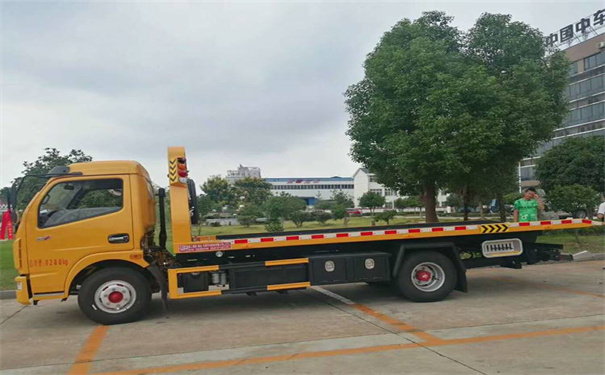 泸州定远24小时拖车救援电话号码，定远道路救援公司怎么收费的